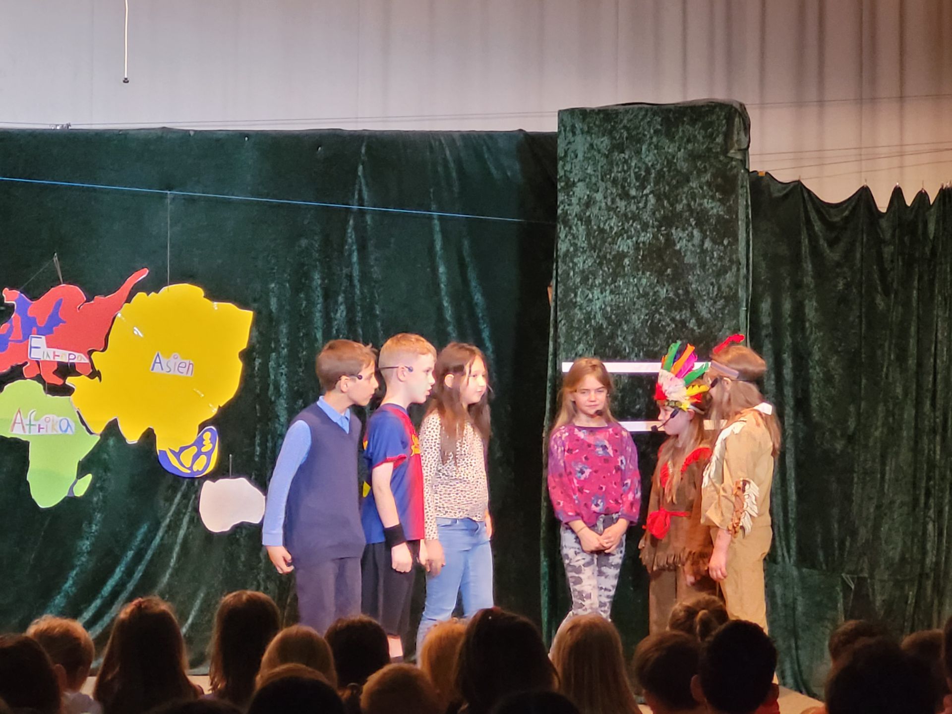 Theater 16